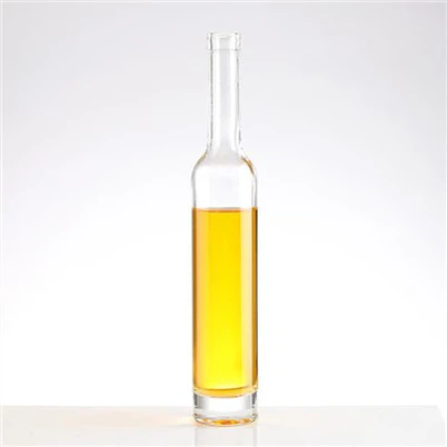 Vanhat lasilliset viskipullot