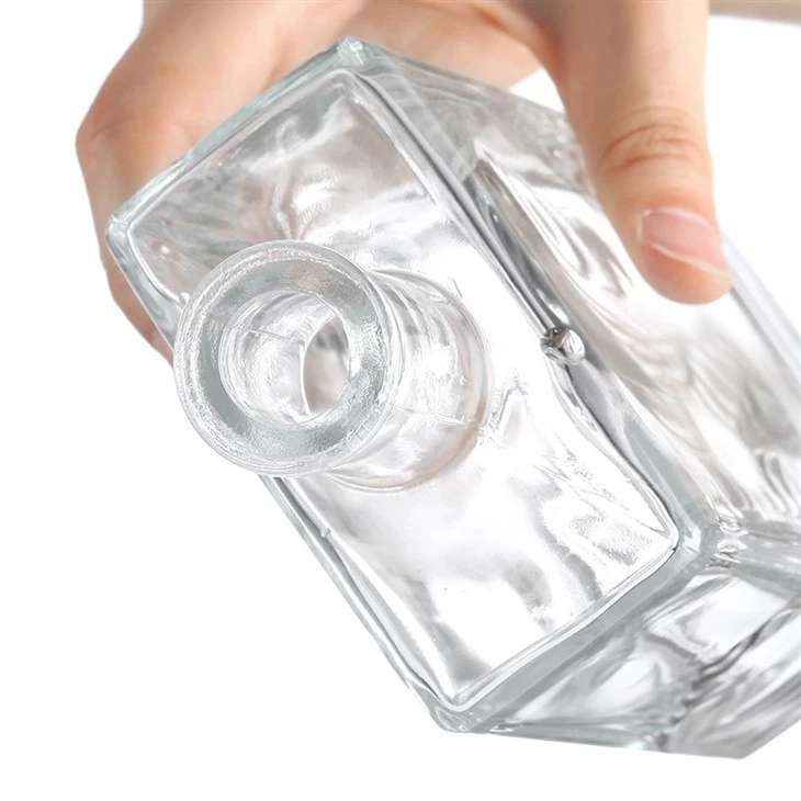 75cl Glass Vodka Bottle With Screw Tip